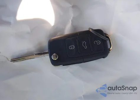 2010 Volkswagen Jetta S z USA, uszkodzony, nr VIN 3VWJX7AJ5AM001768